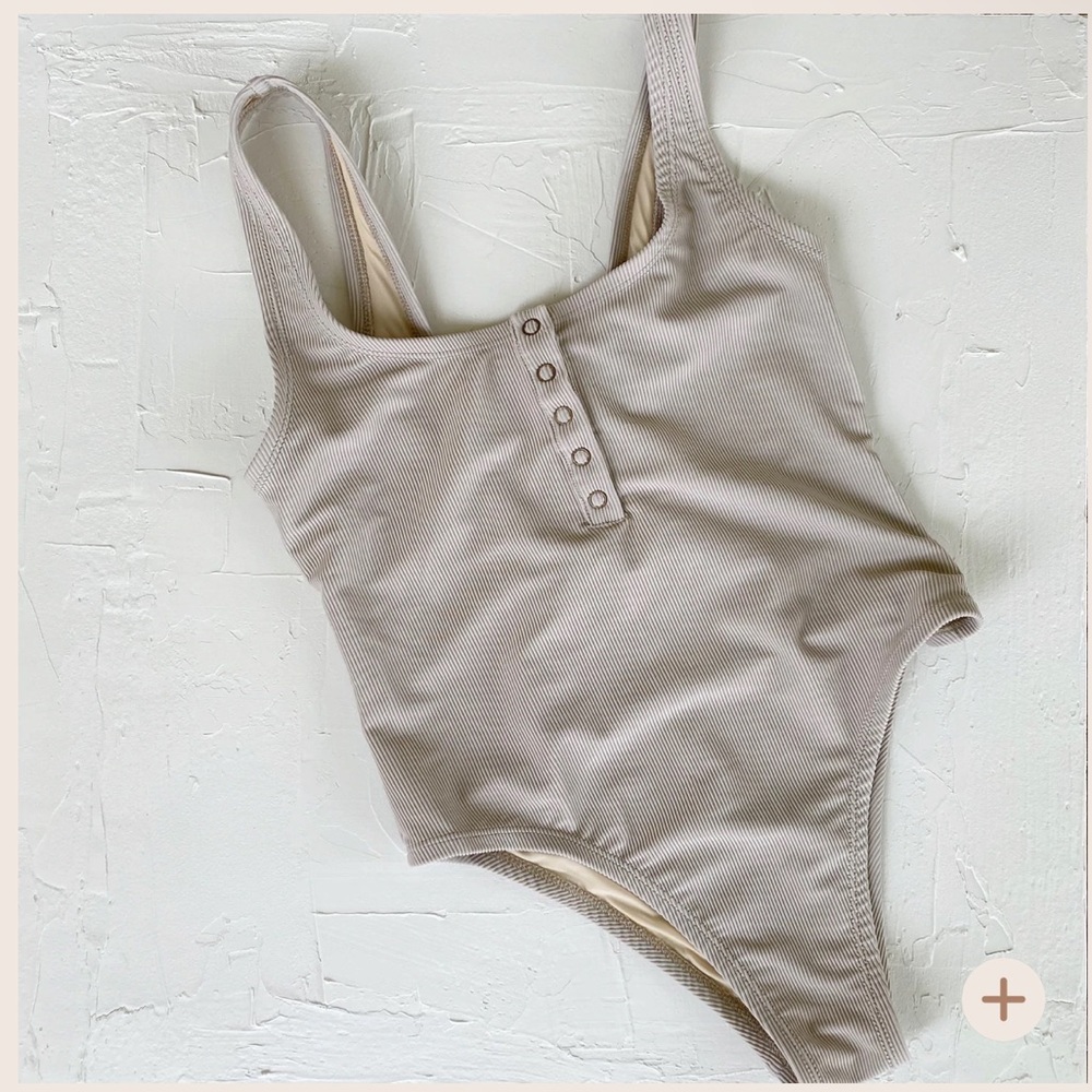 NWT Medium June Park Dune Ribbed One Piece Swimsuit!